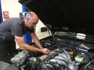 stuart under the bonet